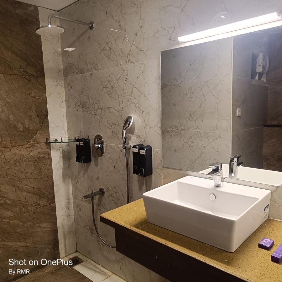 Astra Hotels & Suites Whitefield Near To Nallurahalli Metro Station And Ktpo Bangalore Bagian luar foto