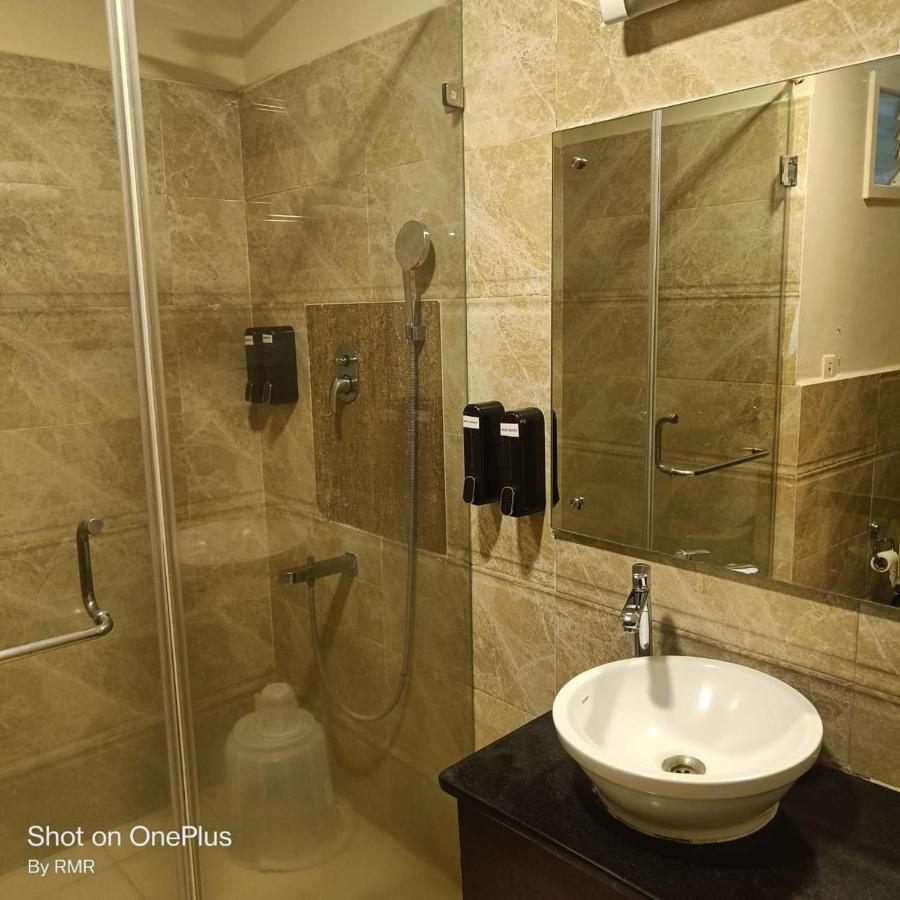 Astra Hotels & Suites Whitefield Near To Nallurahalli Metro Station And Ktpo Bangalore Bagian luar foto