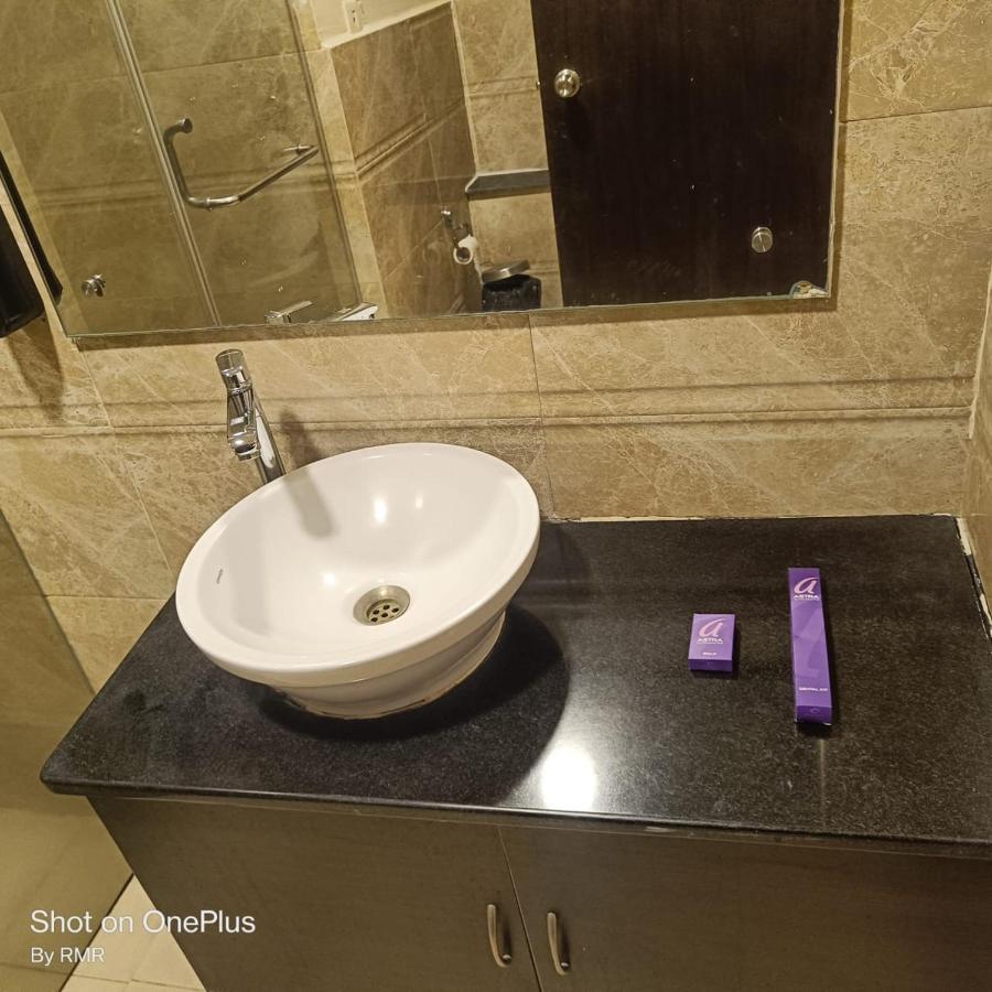 Astra Hotels & Suites Whitefield Near To Nallurahalli Metro Station And Ktpo Bangalore Bagian luar foto