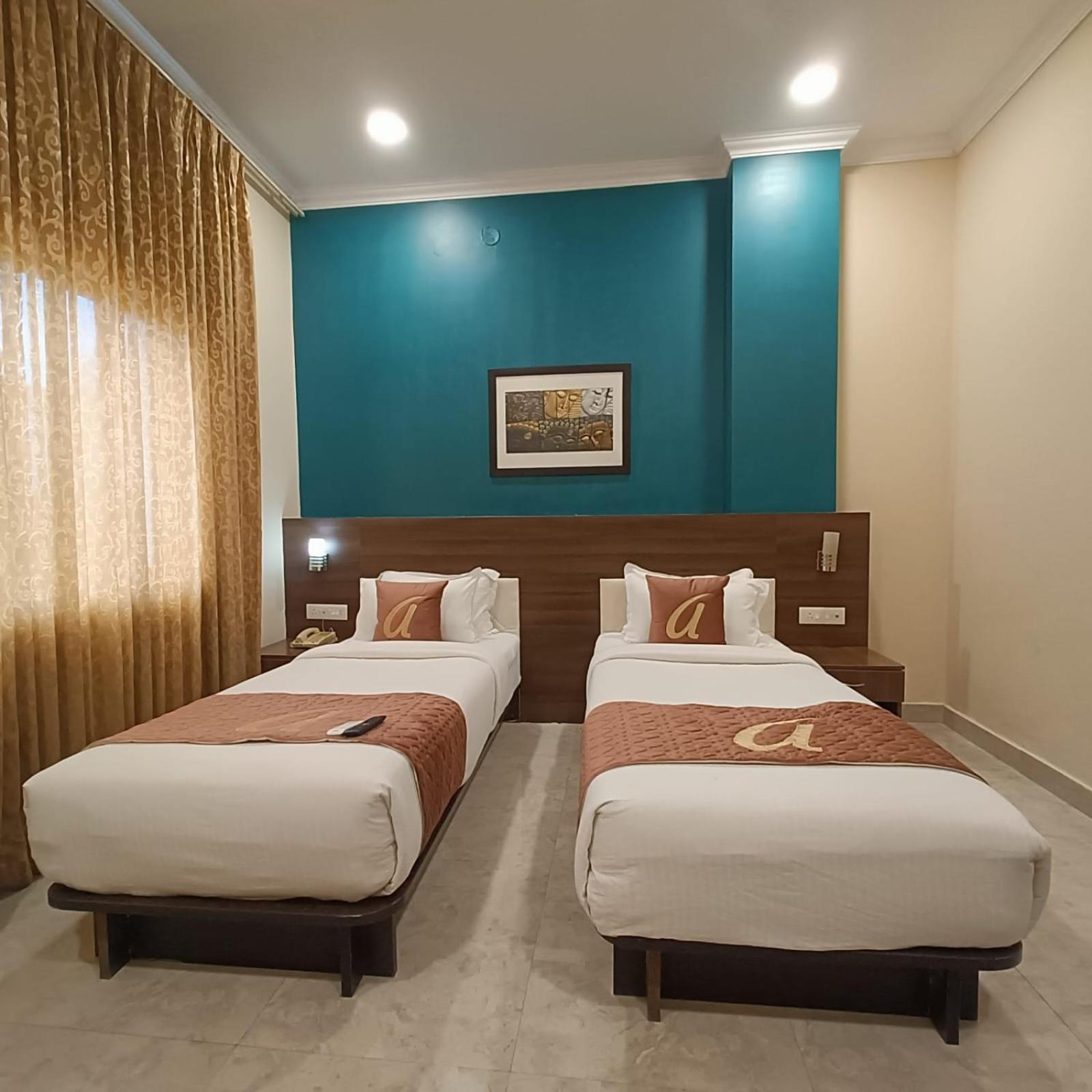 Astra Hotels & Suites Whitefield Near To Nallurahalli Metro Station And Ktpo Bangalore Bagian luar foto